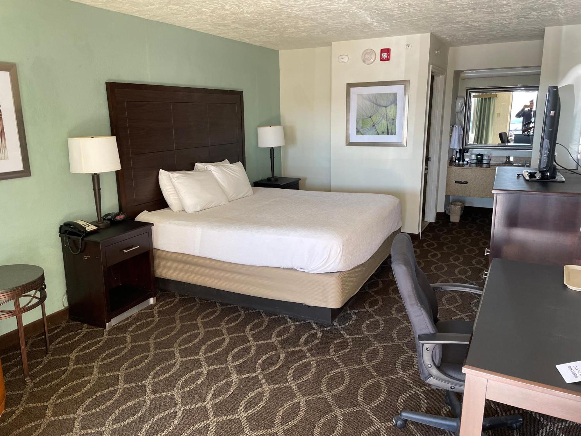 Quality Inn Clinton North Exteriér fotografie