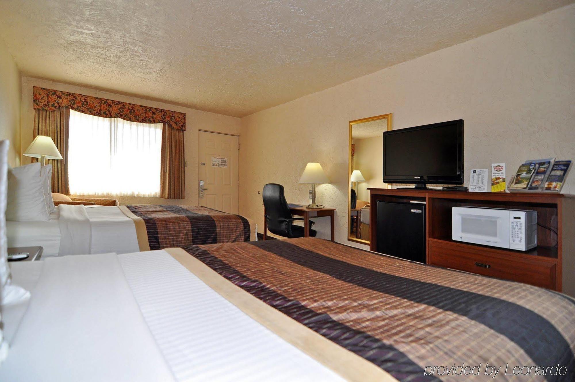 Quality Inn Clinton North Exteriér fotografie